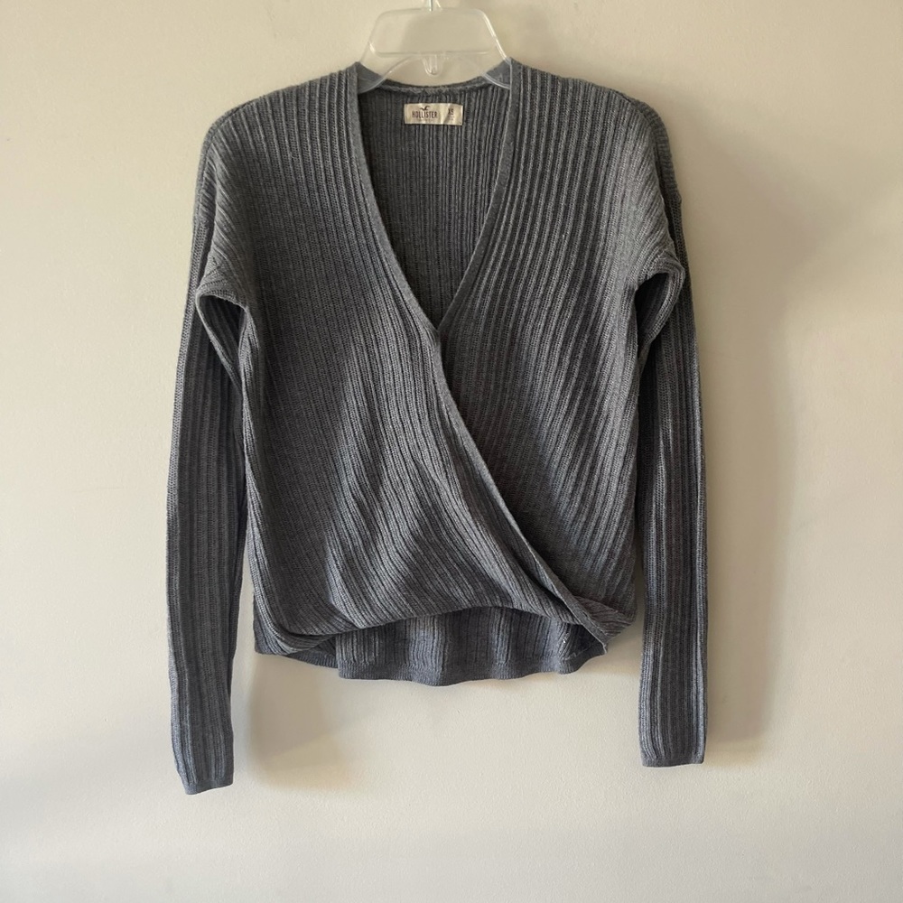 Hollister Gray V-Neck Wrap Front Asymmetrical Rib-knit Sweater